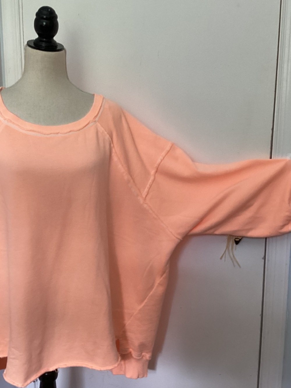NWT FREE PEOPLE MOVEMENT PASTEL PEACH SWEATSHIRT HIGH LOW SZ MEDIUM - Picture 6 of 16